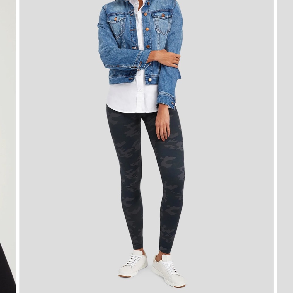 Green camo seamless spanx leggings!